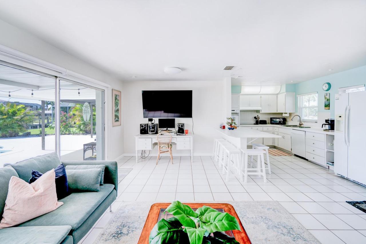 Cozy 60'S Home, City & Canal Located Cape Coral Exterior foto
